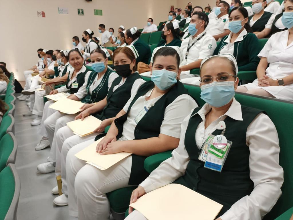 IMSS ha contratado a más de 25 mil enfermeras y enfermeros para