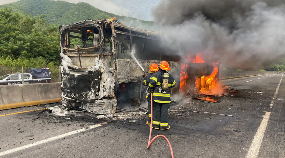 Se incendió autobús turístico | El Noticiero de Manzanillo