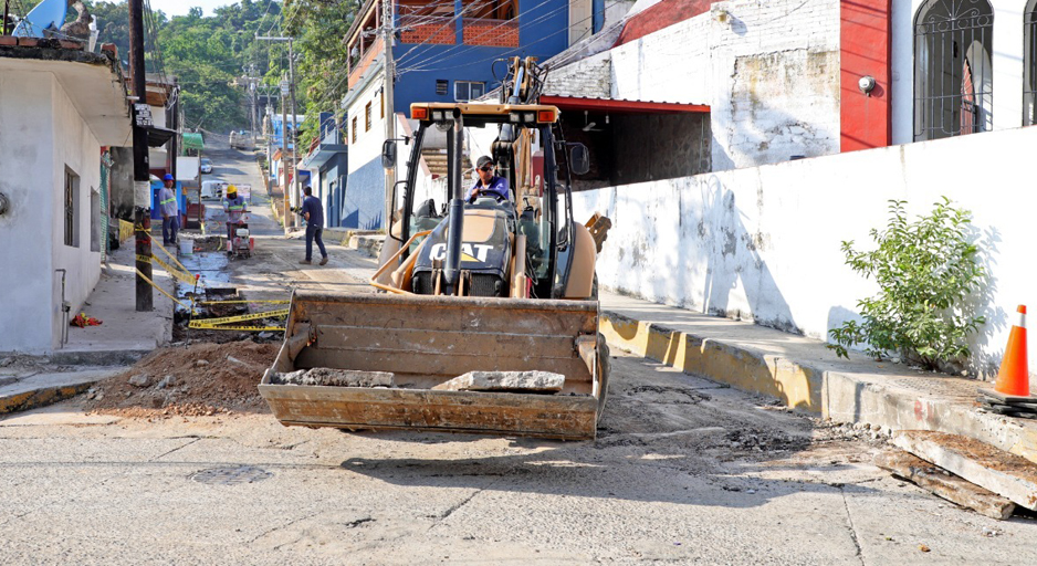 Inician trabajos para cambiar la red de agua en Las Joyas | El Noticiero de Manzanillo