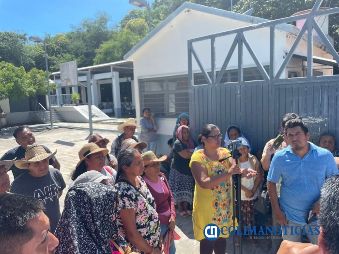 La Secretaria General de Gobierno y el titular de Ciapacov dialogan con habitantes de Zacualpan