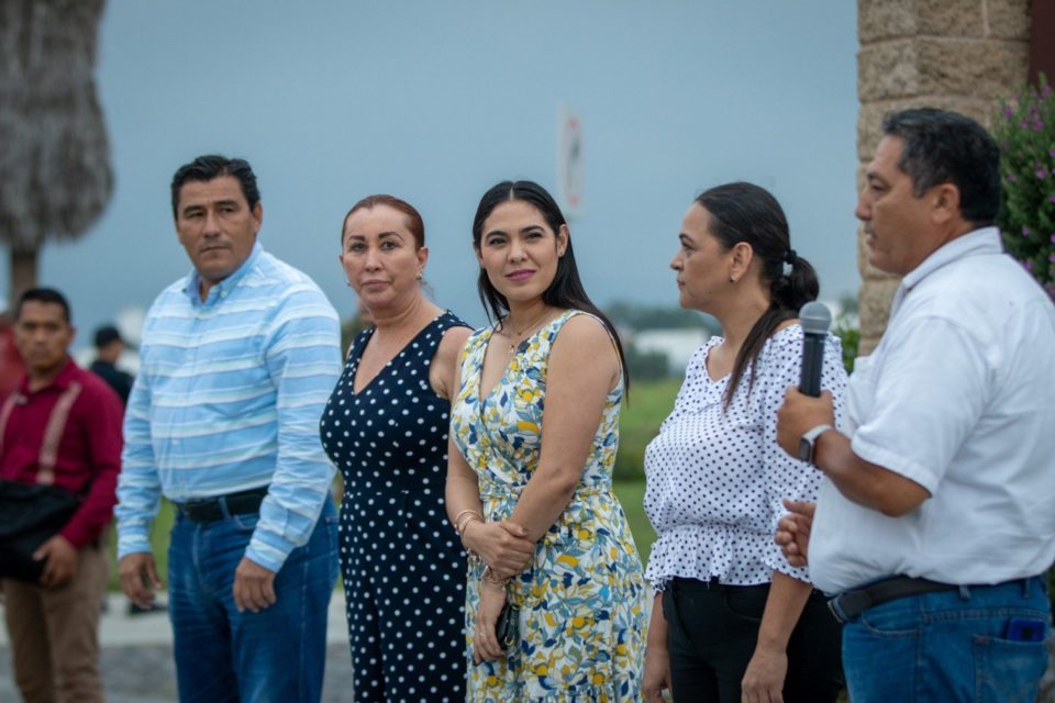 Gobernadora entregó vialidad a La Villa y encendió semáforos en La Comarca | AFmedios .