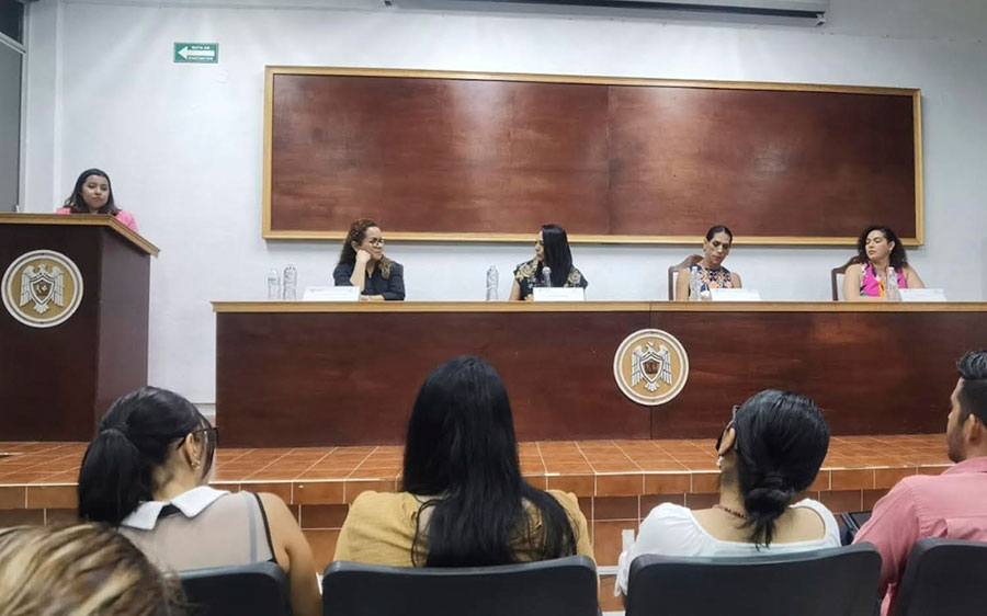 Realizan conversatorio sobre liderazgo femenino | AFmedios .