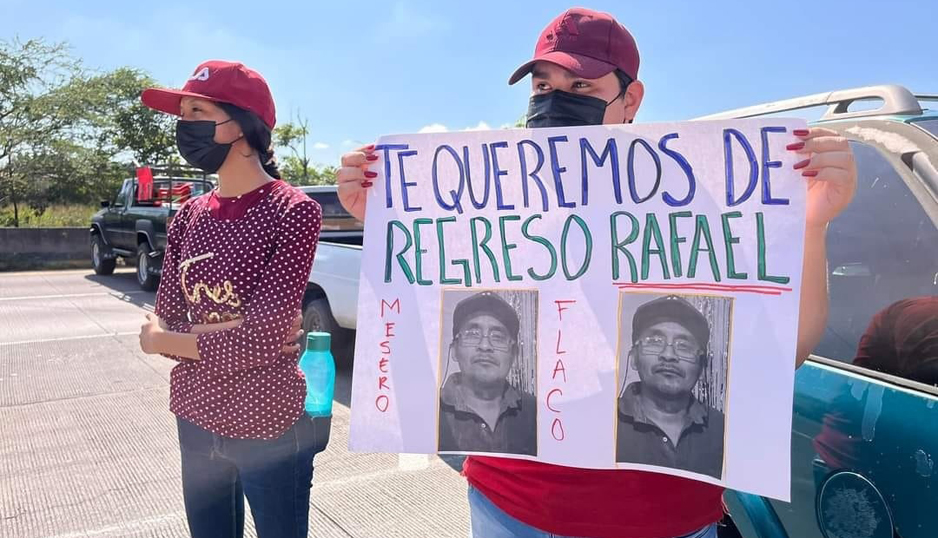 Bloquean autopista tres horas por desaparecido | El Noticiero de Manzanillo