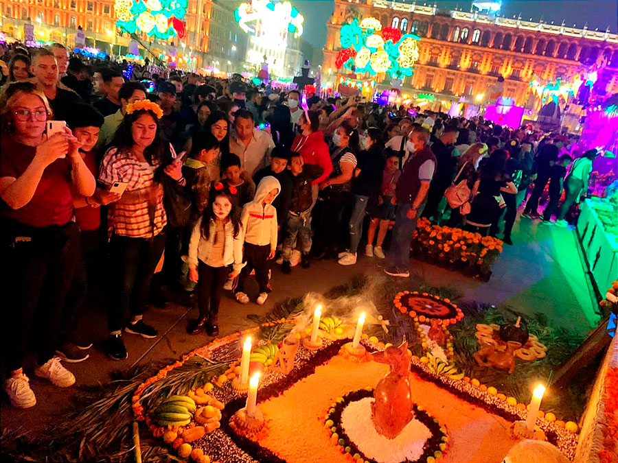 Altar de artesanos colimenses, de los más admirados en el Zócalo de la CDMX | AFmedios .