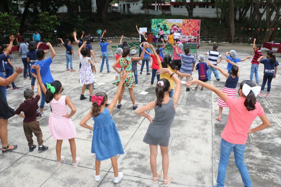 DIF Estatal realiza Feria de la Alimentación para niñas, niños y adolescentes