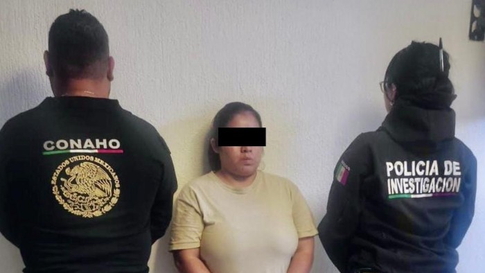 Mujer es aprehendida tras intentar abandonar cuerpo sin vida de su pareja en carretera de Puebla | AFmedios .