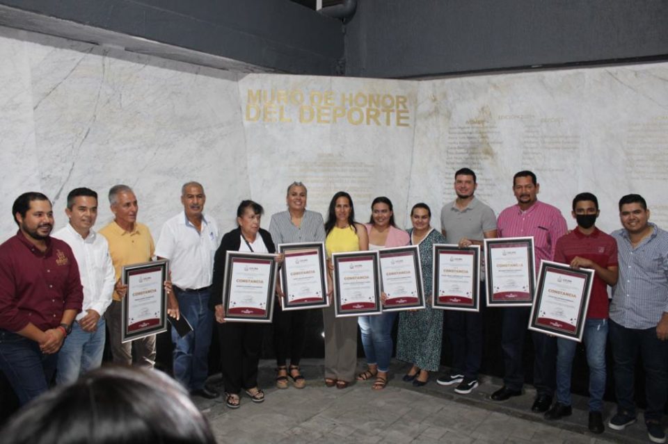 Reconocen a colimenses en el Muro de Honor del Deporte