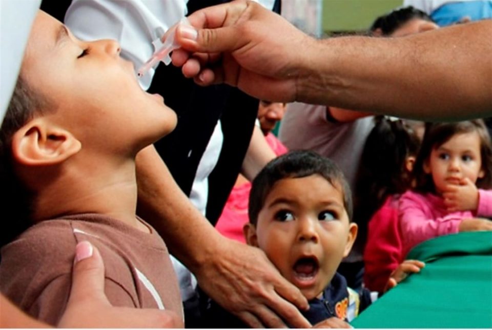 Salud Colima alcanza cobertura de 98% en vacuna contra la polio