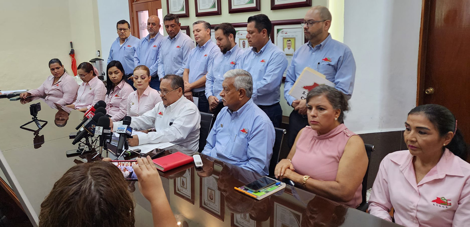 Sindicalizados exigen al gobierno pague a Ipecol | El Noticiero de Manzanillo