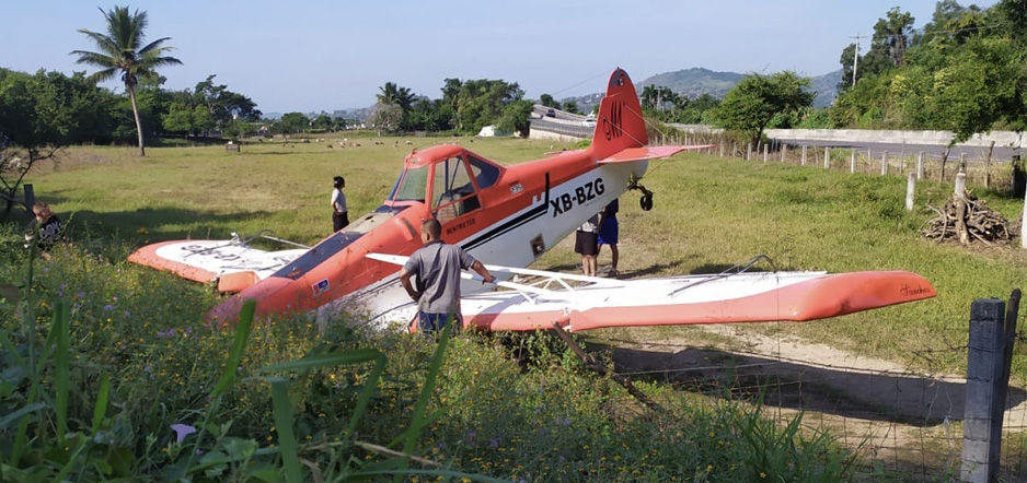 Avioneta cayó en una parcela de Salagua | El Noticiero de Manzanillo