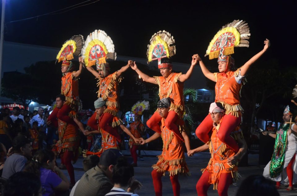 Cultura Colima cerró con éxito el programa Tierra Caliente, con danza apache y mariachi