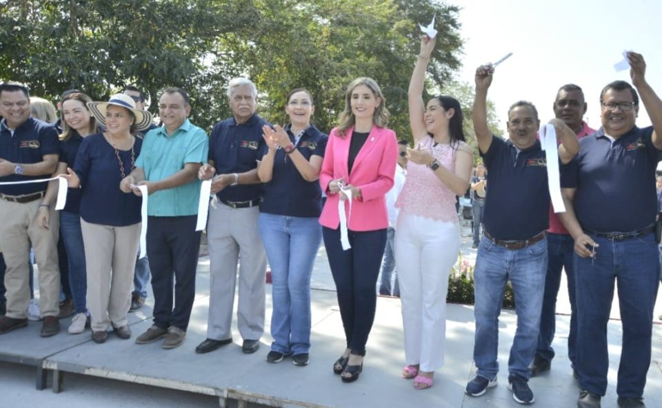 Entrega Gobernadora Indira Vizcaíno Silva La Urbanización del Fraccionamiento Palmas del Camino Real II a sindicalizados