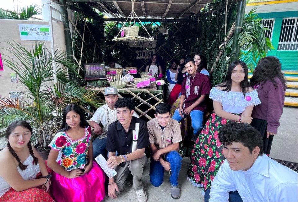 Estudiantes conocen y comparten haceres y saberes ancestrales de Suchitlán