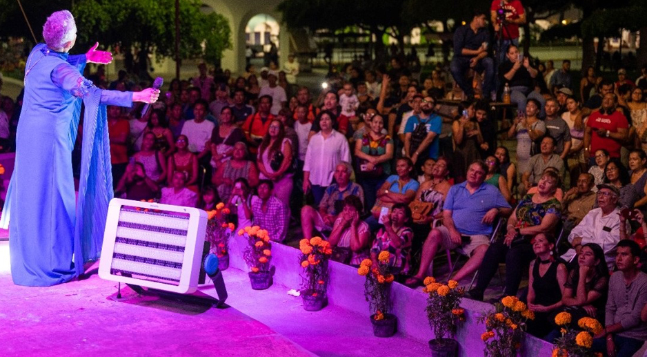 Eugenia León abarrotó la Plaza del Pez Vela de Manzanillo | El Noticiero de Manzanillo