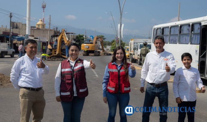 Griselda Martínez supervisa pavimentación con concreto hidráulico en el cruce de avenida Paseo de las Gaviotas y el Boulevard Elías Zamora4