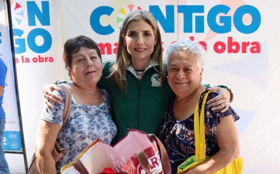 Margarita Moreno da inicio a la segunda edición de la campaña ‘Contigo Abrigamos