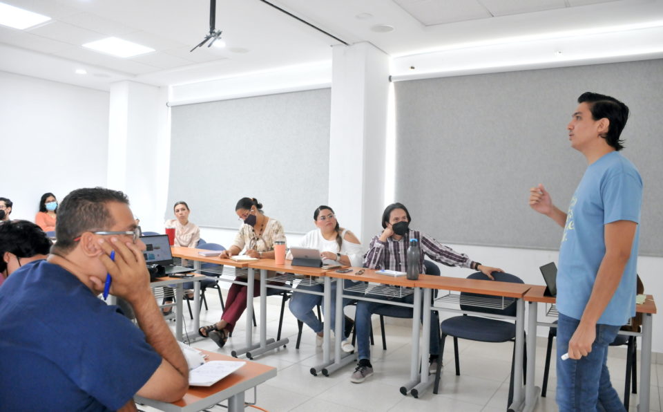 Psicólogos aprenden del CUAP manejo de fármacos | AFmedios .