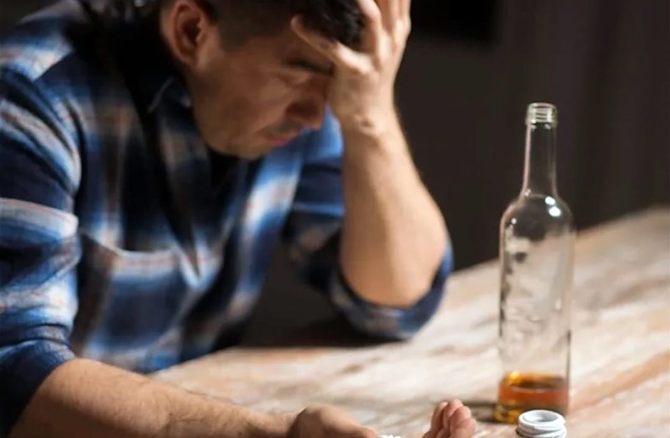 Salud Colima recomienda medidas para evitar consumo nocivo de alcohol