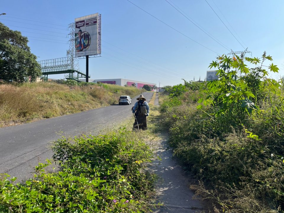 Seidum limpia avenida Ignacio Sandoval, rumbo al Tercer Anillo Periférico