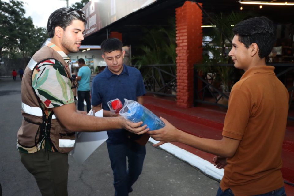 Subsejuv arranca campañas de concientización vial y educación sexual en la Feria de Colima