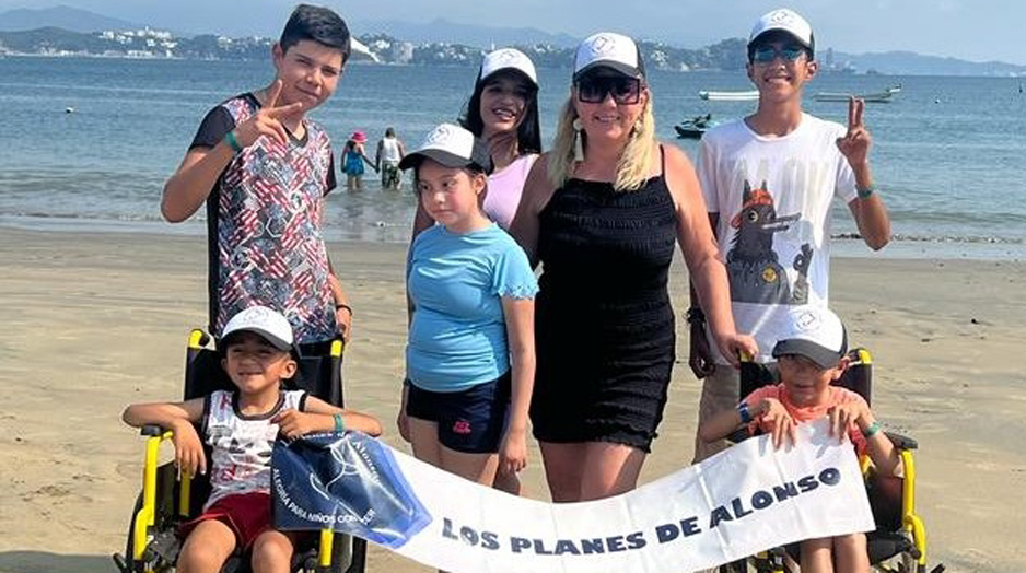 Seis niños cumplen su deseo de conocer el Mar | El Noticiero de Manzanillo