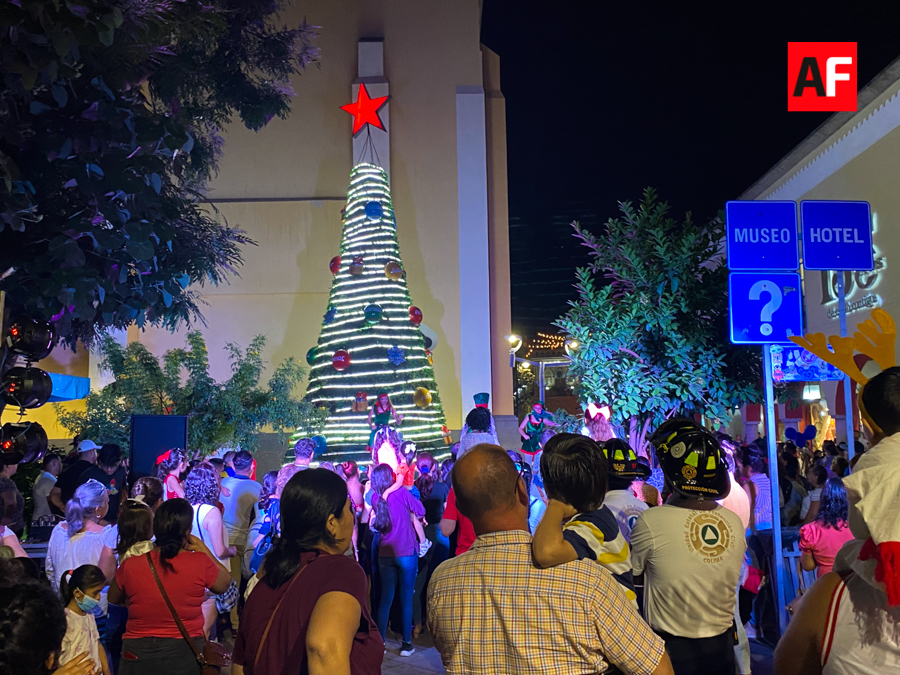 Coca Cola realiza Show Navideño en el centro de Colima | AFmedios .