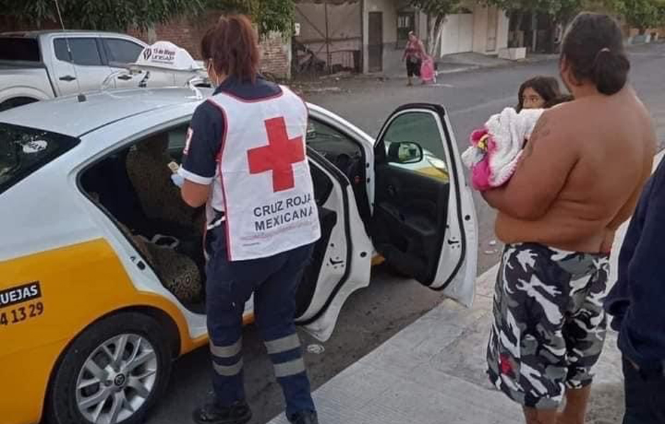 Bebé nació a bordo de un taxi, en Tecomán | El Noticiero de Manzanillo