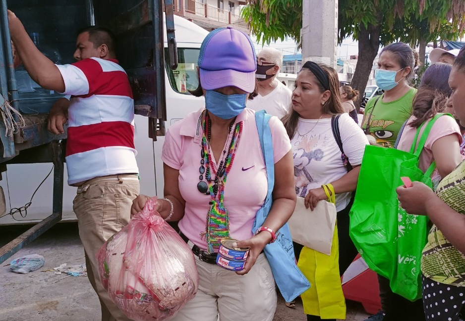 Entregará despensas la comuna porteña | El Noticiero de Manzanillo