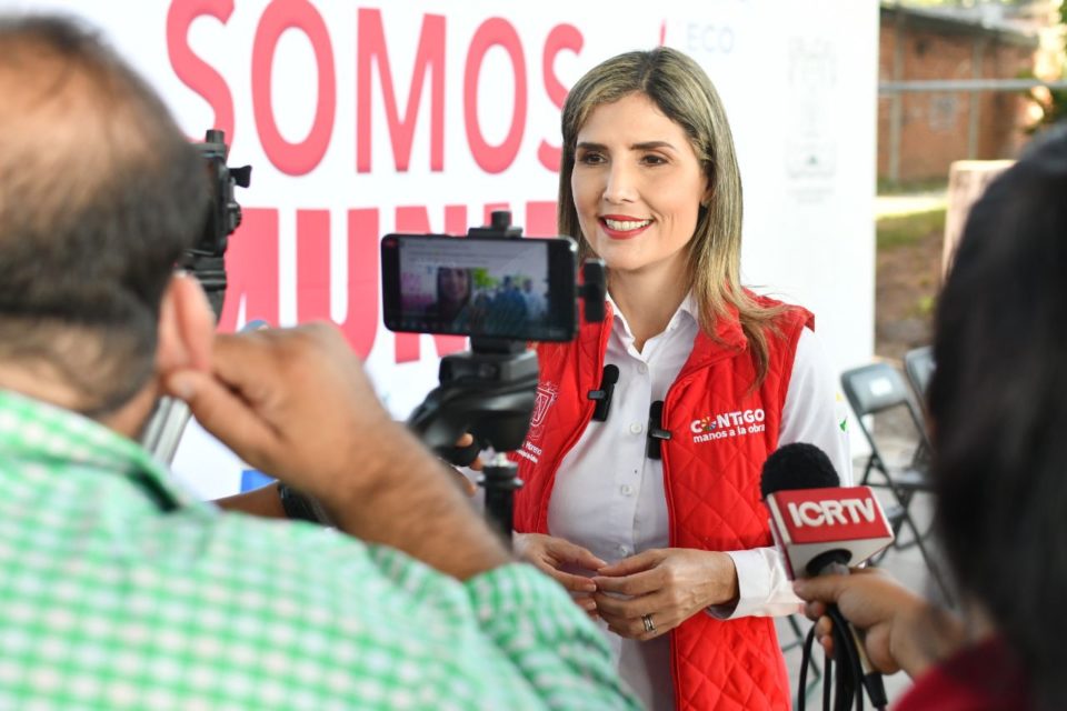 Margarita Moreno invita a la población a regularizar adeudos de predial