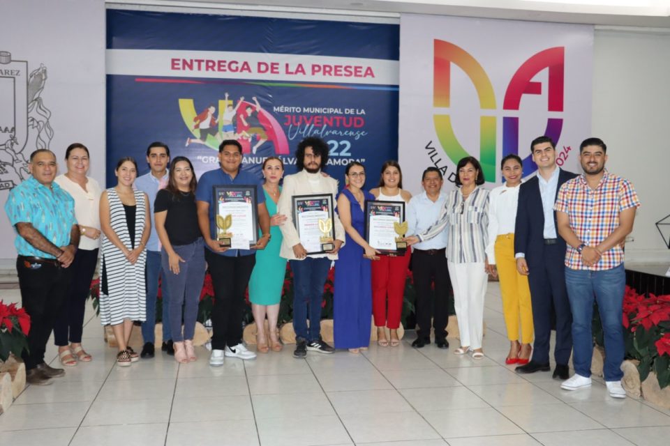 Premian a ganadores del Mérito Municipal a la Juventud Villalvarense