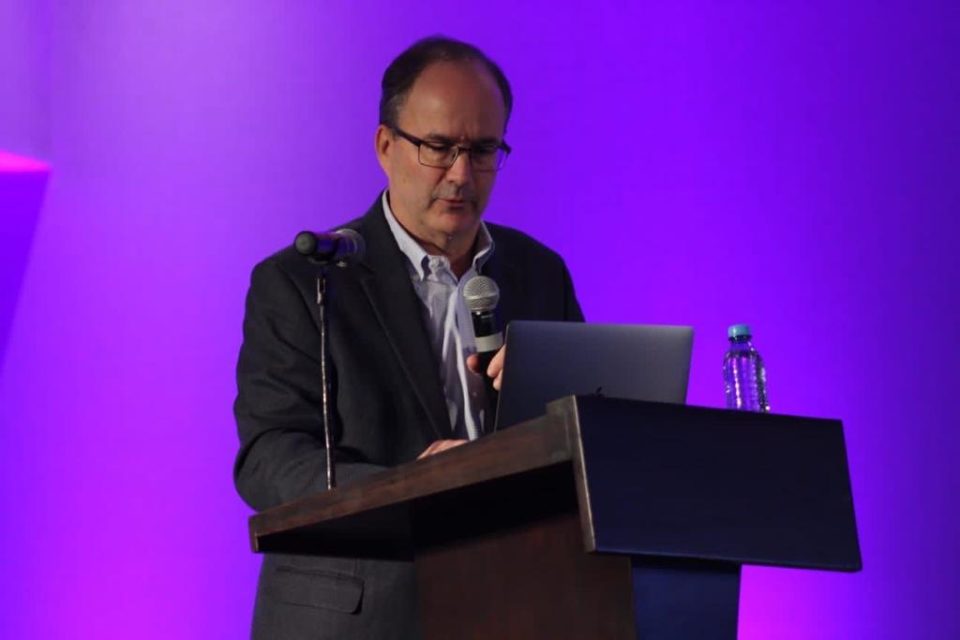 Redes sociales convencen a personas de que periodistas y medios mienten: Emilio García-Ruiz