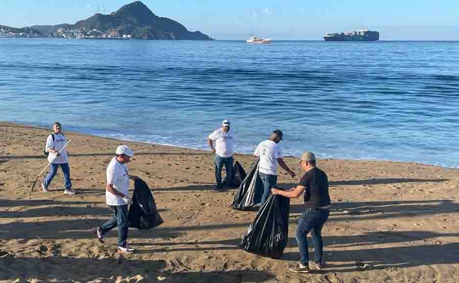 Dejan playas limpias luego de 'Manzanillo se Ilumina' | El Noticiero de Manzanillo