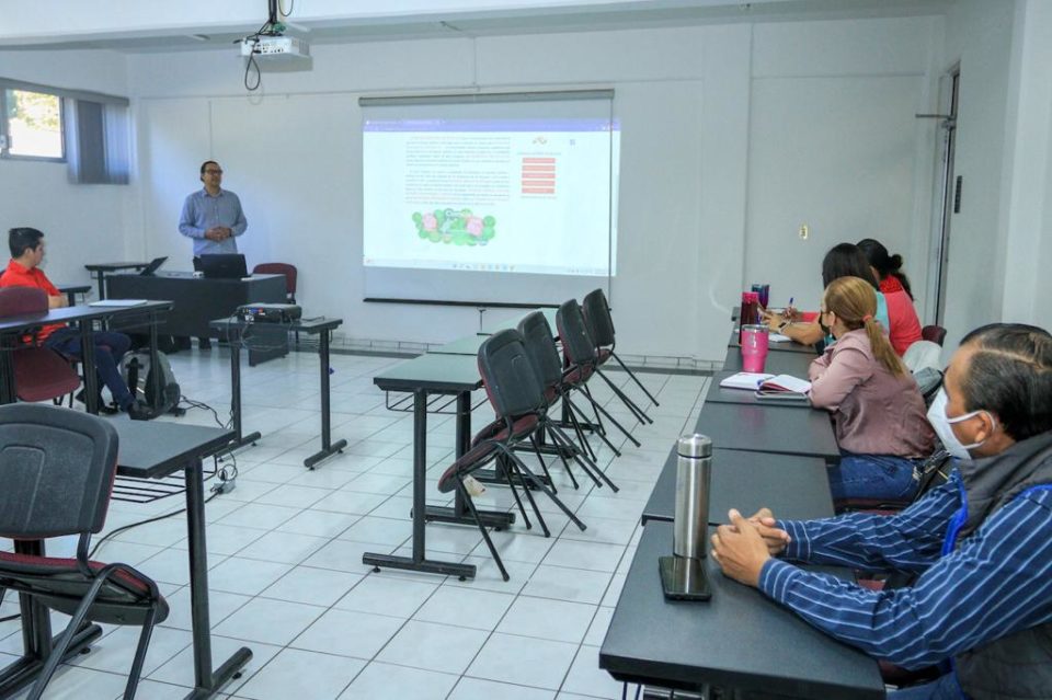 Abordan docentes retos que plantean Olimpiadas de Biología