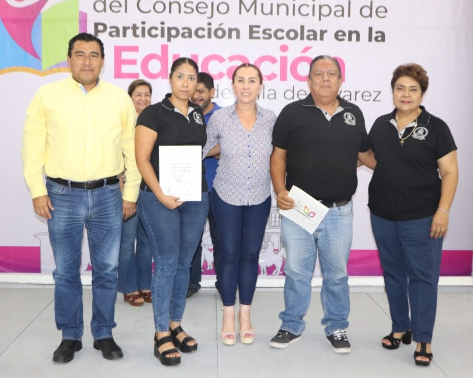 Da Tey Gutiérrez certeza laboral a trabajadores de base hasta con 21 años de antigüedad