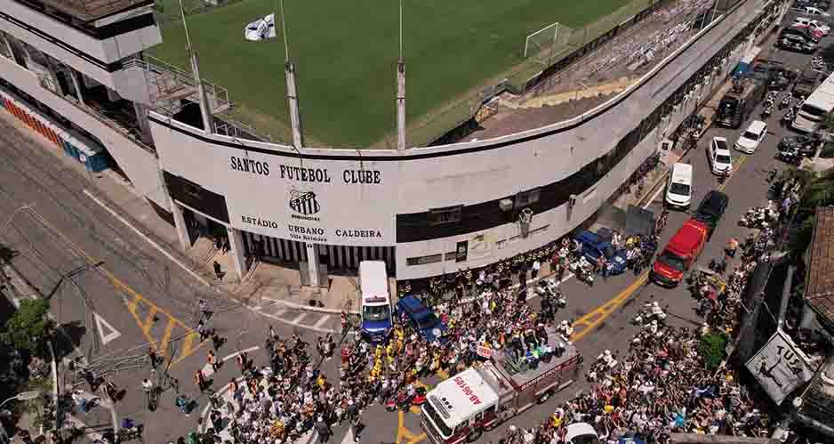 El pueblo despide a su Rey, “Pelé”; el féretro rumbo al cementerio | El Noticiero de Manzanillo