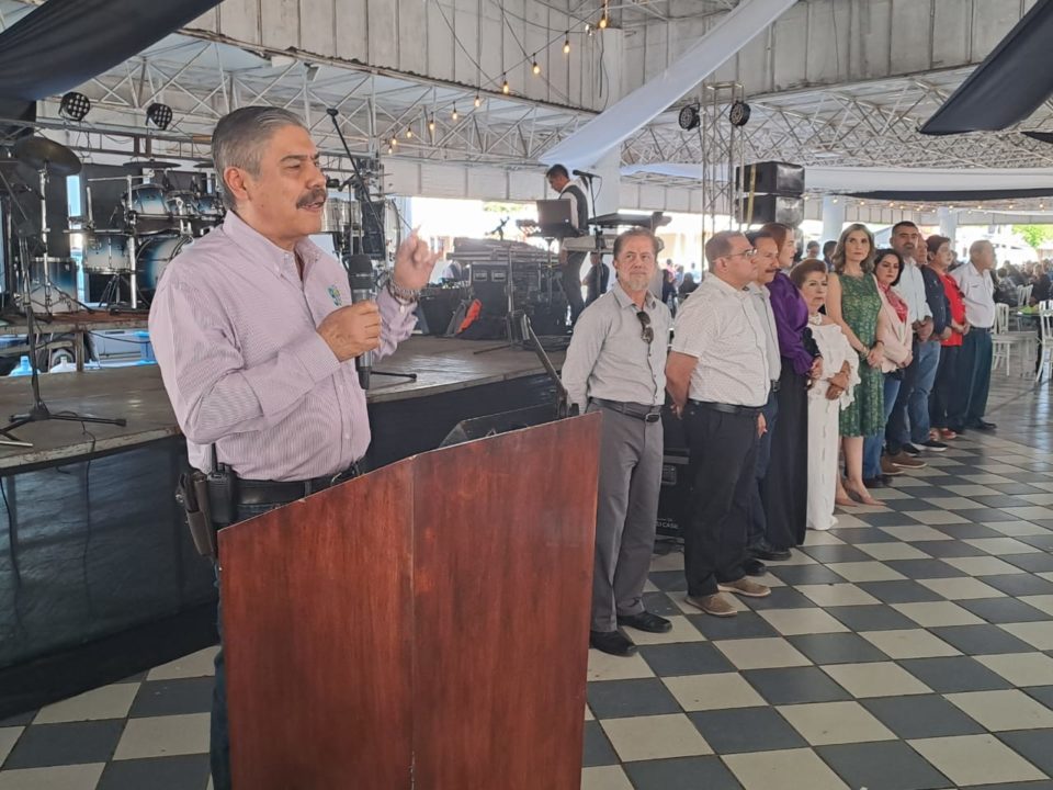 Festeja STSHAC sus 50 Años, entrega reconocimientos a exalcaldes y exdirigentes sindicales
