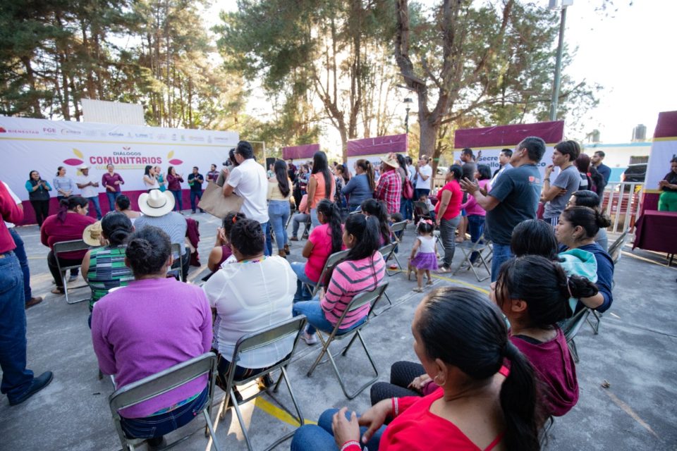 Gobernadora lleva los Diálogos Comunitarios a  El Nuevo Naranjal; anuncia mejoras al Centro de Salud este año