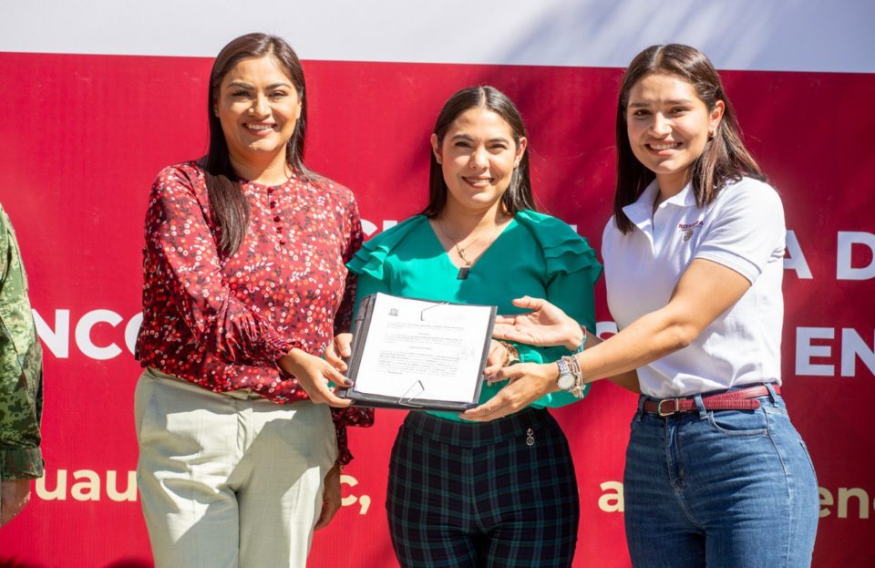 Indira atestigua inicio de construcción del Banco del Bienestar, en Quesería