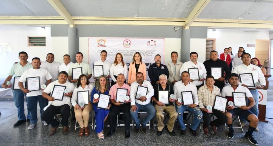 Margarita Moreno entrega 103 estímulos y reconocimientos a trabajadores sindicalizados