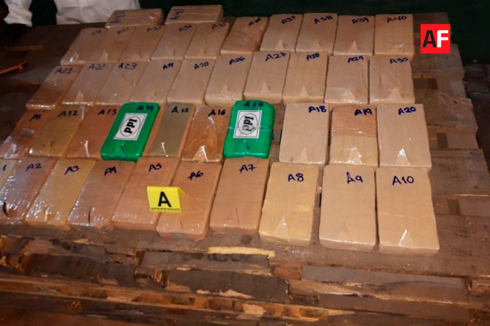 Marina, FGR y Aduana aseguran 431 kilos de presunta cocaína en el puerto de Manzanillo | AFmedios .