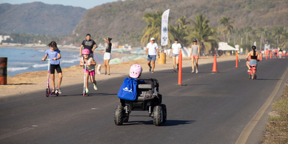 Voleibol, futbol, surf y pole dance en el Corredor Recreativo Miramar | El Noticiero de Manzanillo