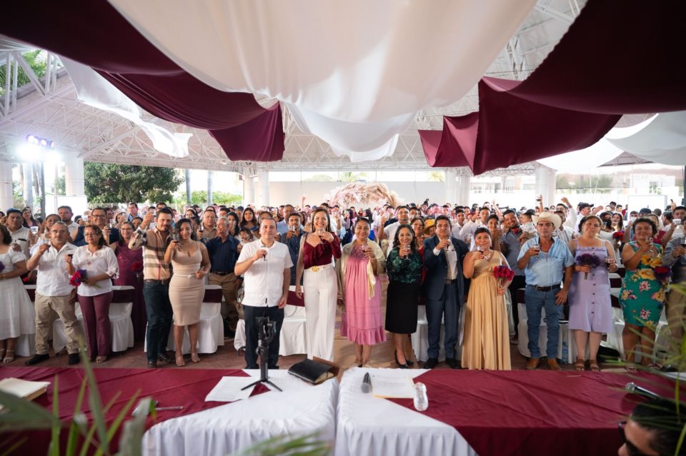 84 parejas se unieron en los matrimonios colectivos en Manzanillo | El Noticiero de Manzanillo