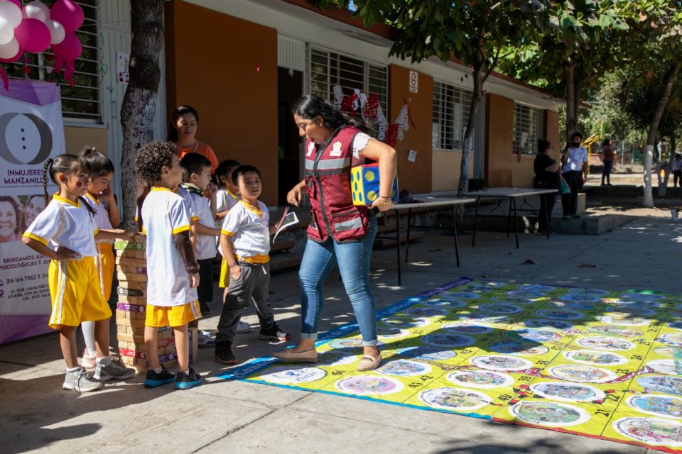Ayuntamiento de Manzanillo lleva a cabo las Jornadas por la Paz en Primaria de Santiago