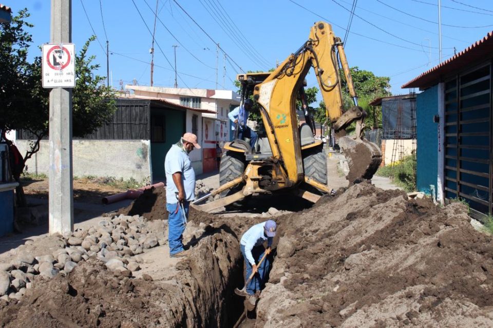 CIAPACOV sustituye 63 m de drenaje en colonia M. Diéguez de VdeA