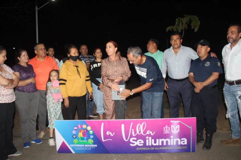 En la Villa Gobierno de Tey continúa iluminando espacios públicos