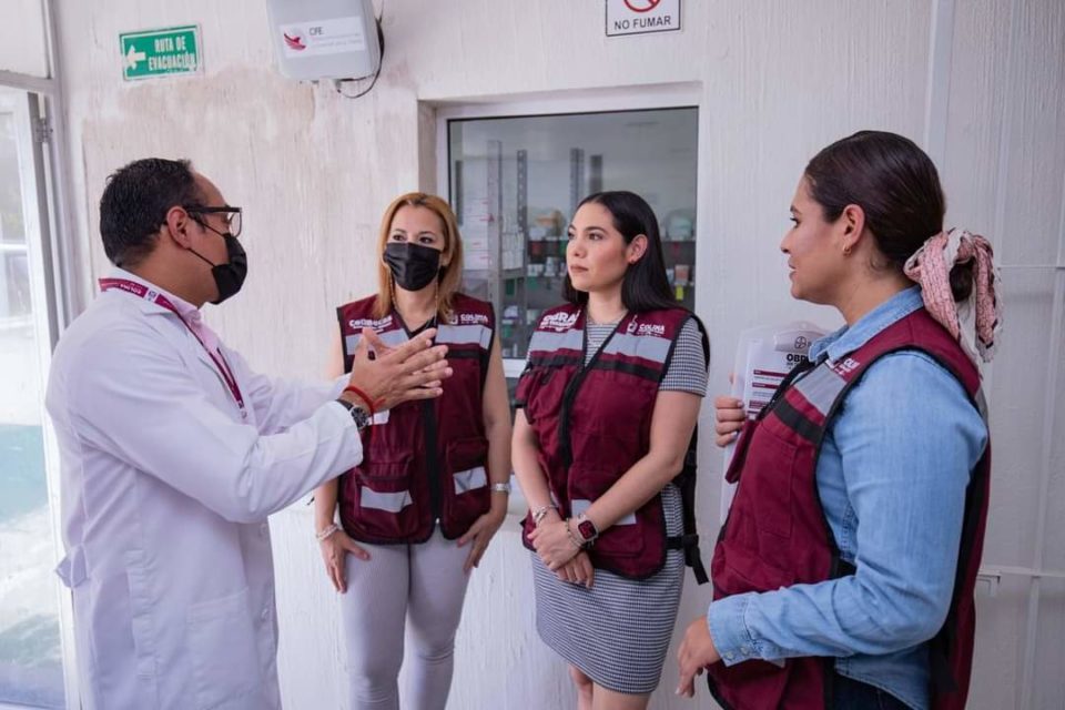 Gobernadora Indira Vizcaíno supervisa avances en mejoramiento a Centro de Salud de Villa de Álvarez