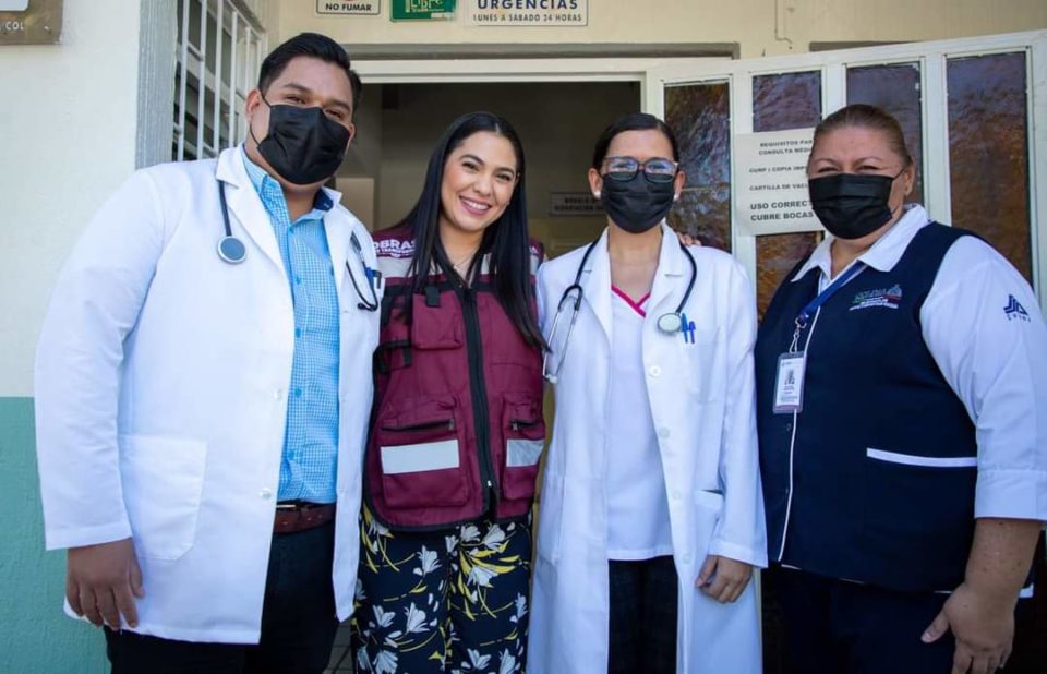 Indira Vizcaíno llevó Diálogos Comunitarios a Tecolapa; supervisó #ObraQueTransforma en Centro de Salud