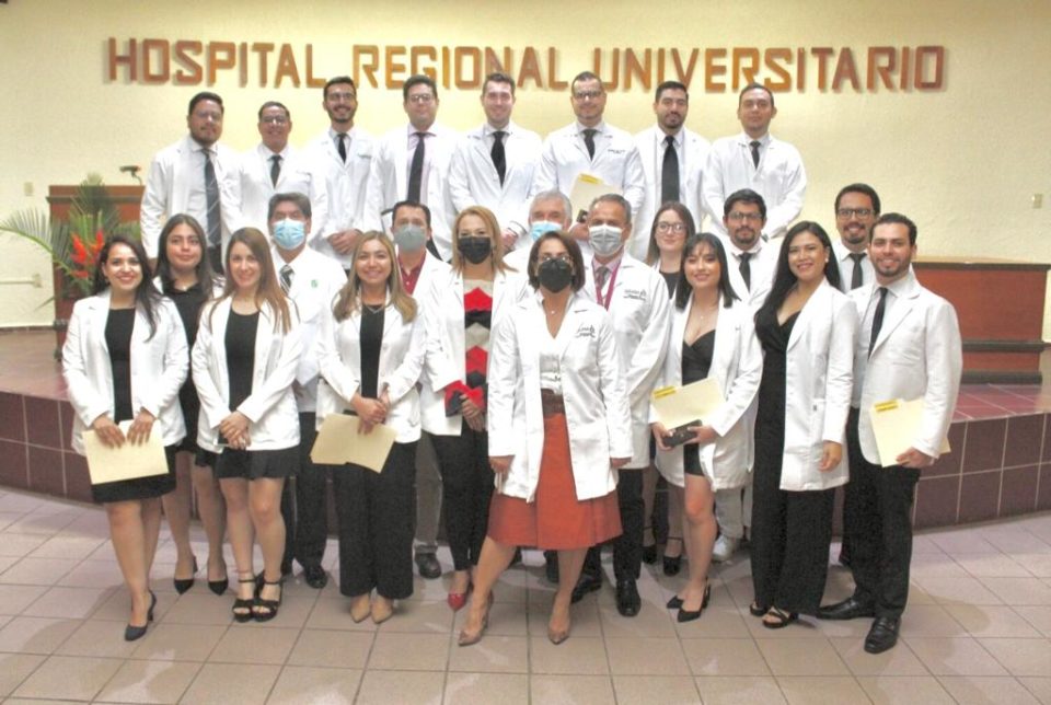 Salud Colima: se forman 19 especialistas más en el Hospital Regional Universitario