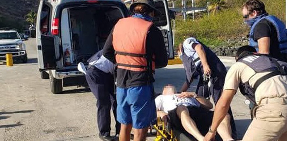 Armada auxilia a mujer estadounidense enferma | El Noticiero de Manzanillo