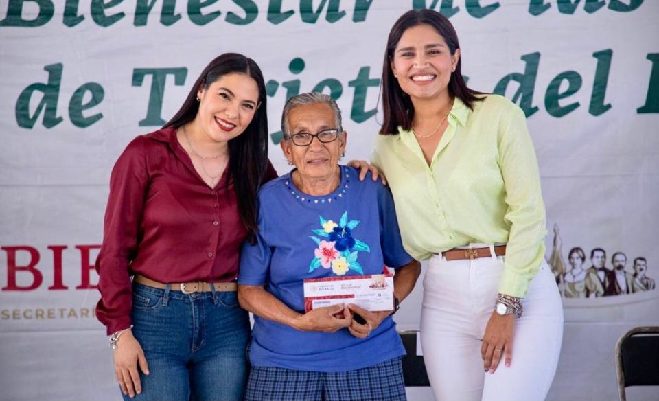 Gobernadora participa en entrega de tarjetas del Banco del Bienestar a Personas Adultas Mayores, en Cuauhtémoc